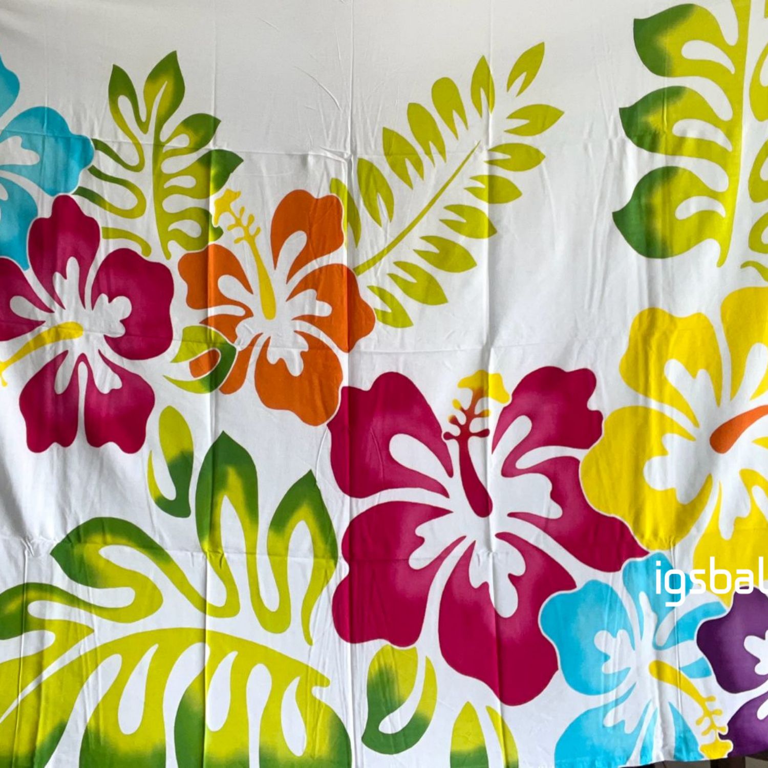 Fournisseur pareos peint main Bali